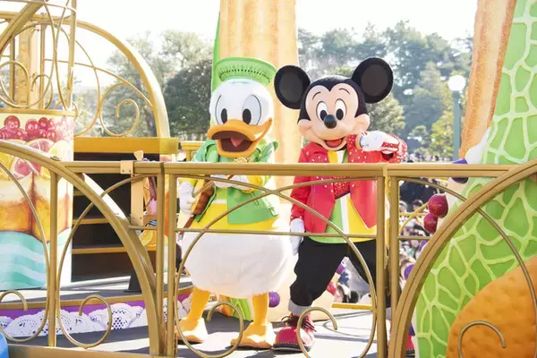 「おかえり、ヴァネロペ♪ 可愛すぎ＆楽しすぎパレードが帰ってきた！東京ディズニーランド「イッツ・ア・スウィーツフルタイム！」【レポート】」の画像