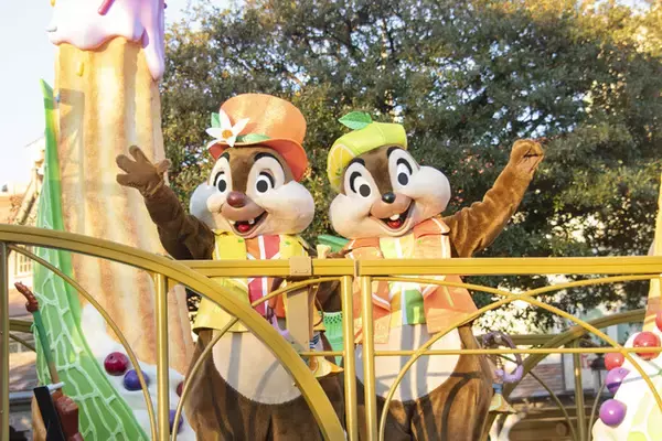 「おかえり、ヴァネロペ♪ 可愛すぎ＆楽しすぎパレードが帰ってきた！東京ディズニーランド「イッツ・ア・スウィーツフルタイム！」【レポート】」の画像