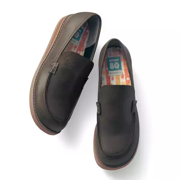 「「ムーミン」持ってるだけでワクワク♪ ブック型ケース付きフックウォッチなど小説出版80周年記念のデザインアイテム登場」の画像