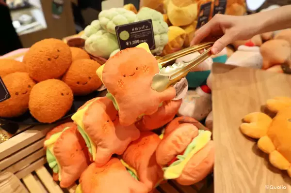 まるで本物のパン屋!? 「にっこりーノ」POPUP SHOP「にっこりーノベーカリー」が初開催！ トレーに乗せて買い物を楽しめる