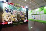 「「シャフト50周年展」総参加者数は2万人以上！ オフィシャルグッズの事後通販もスタート中！【2月15日まで】」の画像1