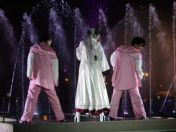 「「エヴァ×ハウステンボス」ナイトショーもエヴァ仕様！ 高橋洋子が「魂のルフラン」「残酷な天使のテーゼ」生歌唱」の画像