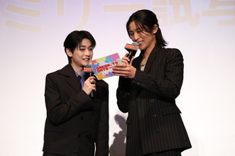 実写「SAKAMOTO DAYS」目黒蓮&高橋文哉がサプライズ登壇！憧れの家族像語る【ファミリー試写会レポ】
