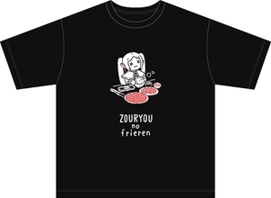 労働のフリーレン、雀荘のフリーレン!? SNSで大バズリの“ぬい撮り”がTシャツに！ 第2期場面写デザインも♪