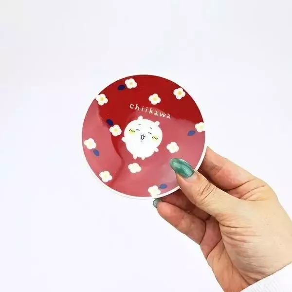 「「ちいかわ」が食卓を可愛く♪ 見ているだけで癒される豆皿、フォーク＆スプーン登場」の画像