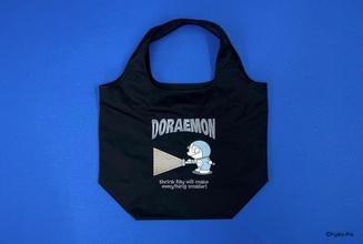 「ドラえもん」どこでもドアやスモールライトをキュートに刺繍♪ 春っぽハンカチ＆トートバッグが登場☆