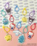 「可愛らしいポーズや表情にメロメロ♪ 「サンリオ」キティやシナモンが3D風デザインに！ポップでキュートな限定アイテムがALL390円」の画像4