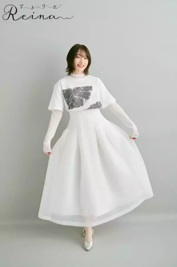 「声優・上田麗奈が描いたイラストがTシャツに！着用モデル姿も披露♪ 4月18日12時より期間限定販売」の画像