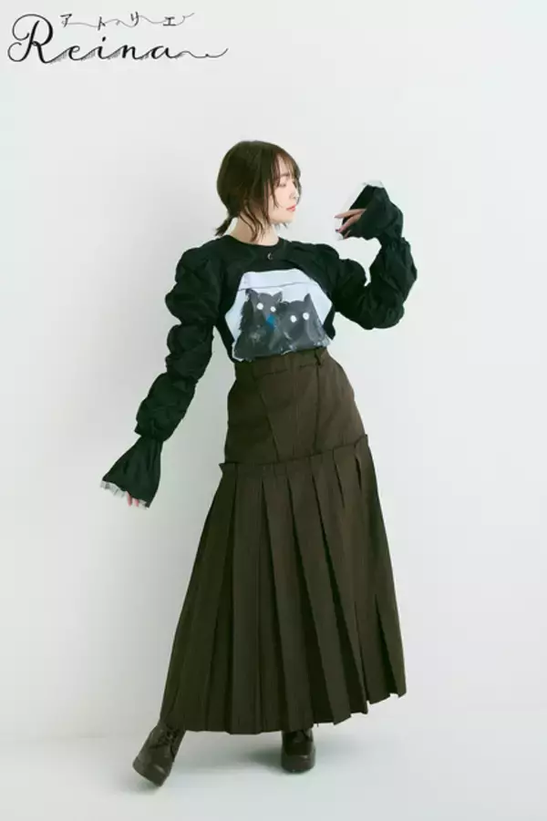 「声優・上田麗奈が描いたイラストがTシャツに！着用モデル姿も披露♪ 4月18日12時より期間限定販売」の画像