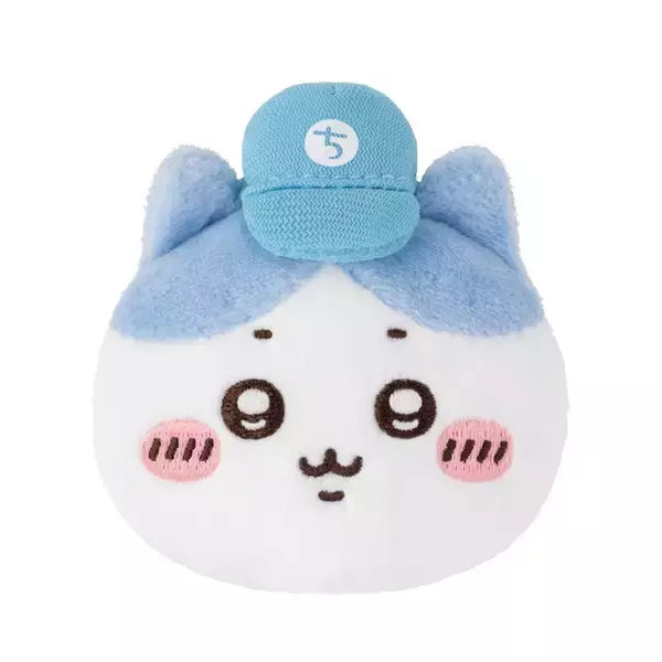 「「ちいかわ」こんなんさァッッ絶対欲しいじゃん♪ ハチワレ、うさぎが配達員さんに！「ちいかわマーケット」5周年限定マスコット登場」の画像