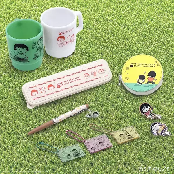 「「ちびまる子ちゃん」×「クレヨンしんちゃん」マンガ絵のコラボ商品が登場！初のPOP UP SHOP 「おきらく商店」が開催決定」の画像
