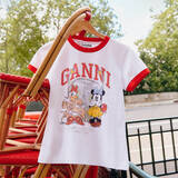 「「ディズニー」×GANNIコラボ第3弾！ デイジーとミニーの大冒険を大胆にプリント♪ Tシャツやスウェット、アクセサリーがラインナップ」の画像4