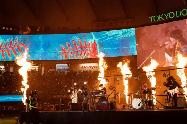 「【現地レポート】稲葉浩志が「タッチ」を熱唱！  アニメの名曲がWBCのステージで“青春と野球”の情熱をよみがえらせた」の画像
