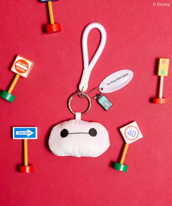 「「ベイマックス」ふわっとトートバッグや、名シーンのスマホタブチャームも！レトロポップな世界観がかっこいい♪ 雑貨登場」の画像