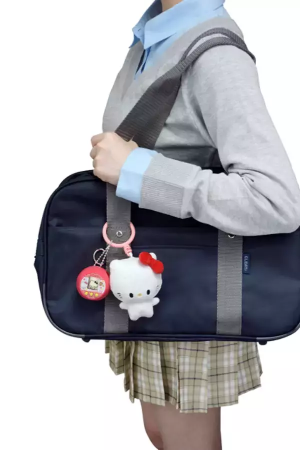 「キティやシナモンをぷにぷに♪ 「サンリオ」ぷにぷに液晶トイ「ぷにコミュ」6月登場！持ち運びやすいキーチェーン付きのミニサイズ」の画像