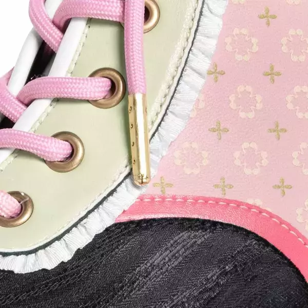 「「鬼滅の刃」炭治郎や義勇、しのぶたちをイメージ♪カジュアルな装いにも合わせやすい「MAYLA」ブーツ登場」の画像