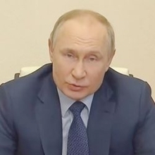 プーチン「抹殺祈願」神木に打ち込まれた“呪いのわら人形”爆売れ事態