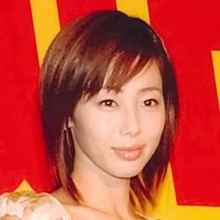 井上和香が「ワカパイ盛り上がり」魅せ！“上に物を乗せられる？”な健在ぶりだッ