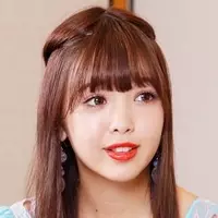 藤田ニコル 大人メイクに挑戦した結果 西野カナに見えた 19年8月31日 エキサイトニュース