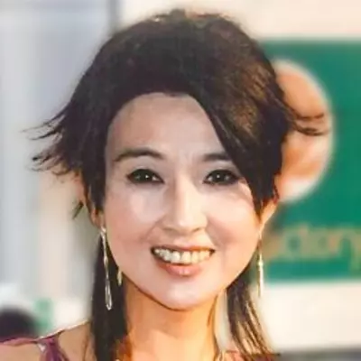 秋吉久美子 17歳下 24歳下 外国人男性を渡り歩いた すっぱだか生活 壮絶 芸能スキャンダル会見 秘史 22年6月8日 エキサイトニュース