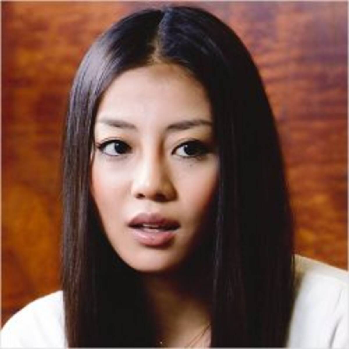 あびる優の胸の渓谷見せショットで判明 肌見せ事件は今後も続く 年6月17日 エキサイトニュース