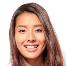 すみれのバストはやっぱりすごい！最新ショットで魅せつけた「充実のEカップ」