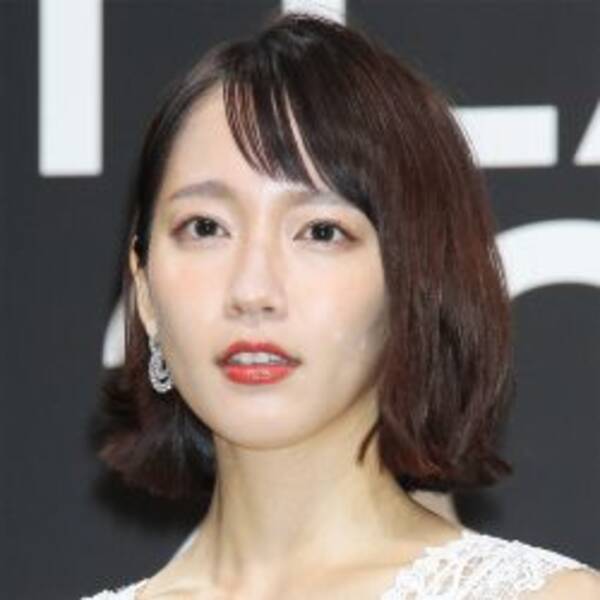 吉岡里帆 バストライン丸分かり姿が絶賛 グラビアが功を奏した復活の予兆 21年3月13日 エキサイトニュース