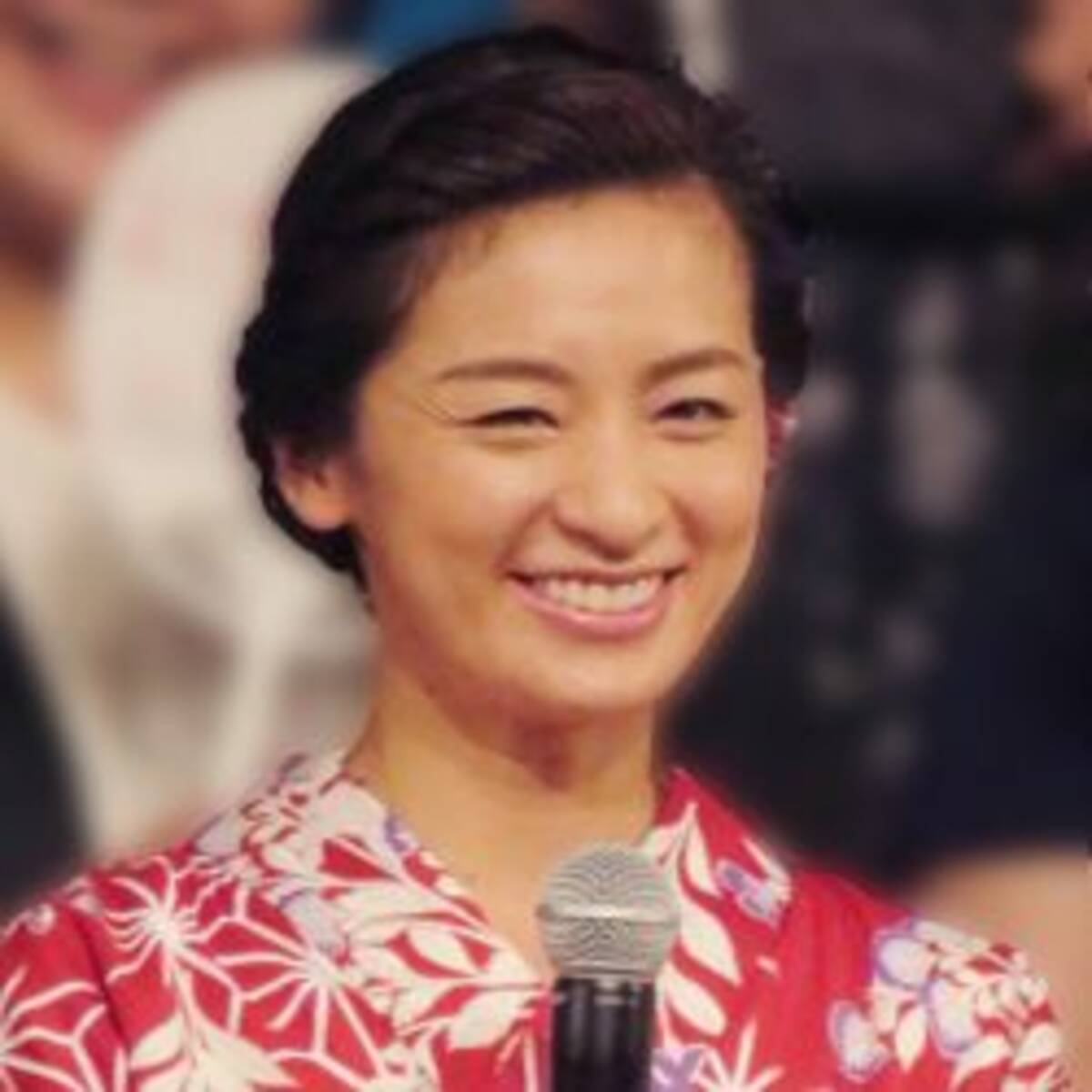 尾野真千子 Fバスト口技 熟テクの圧巻 2 撮影時は必ずベージュの肌着 21年6月14日 エキサイトニュース