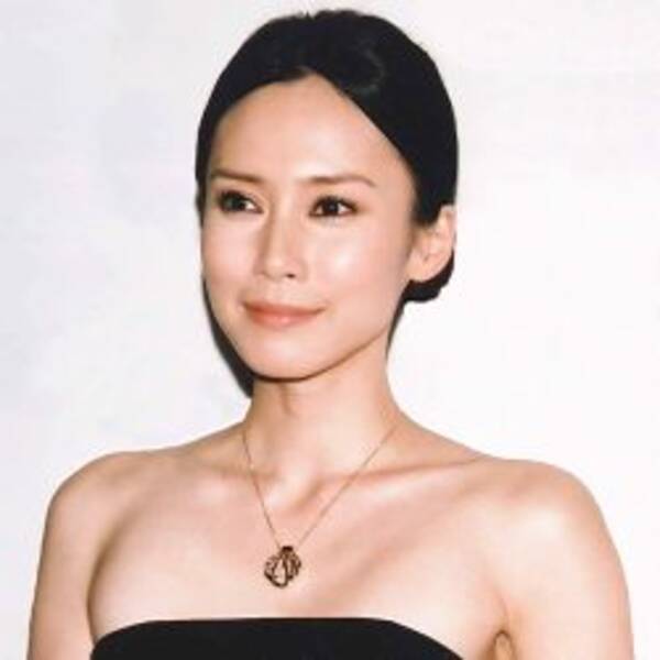 中谷美紀 趣味は春画鑑賞 海外生活をバラす 1 背中パックリの大胆ドレス 21年10月24日 エキサイトニュース
