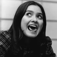 永遠の70年代アイドルに会いたい 浅野真弓 タイム トラベラー 30年ぶりに沈黙を破った柳ジョージ未亡人 15年9月23日 エキサイトニュース