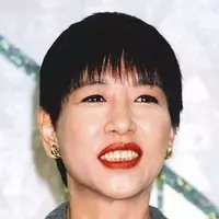 和田アキ子 こう見えて靴の大きさ一緒 の深田恭子と2ショット 17年12月24日 エキサイトニュース