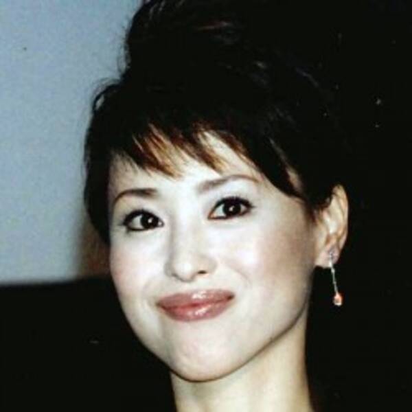 松田聖子 新cmで 54歳のバスト 披露にファンが よくぞ 天然 で勝負した 16年5月27日 エキサイトニュース