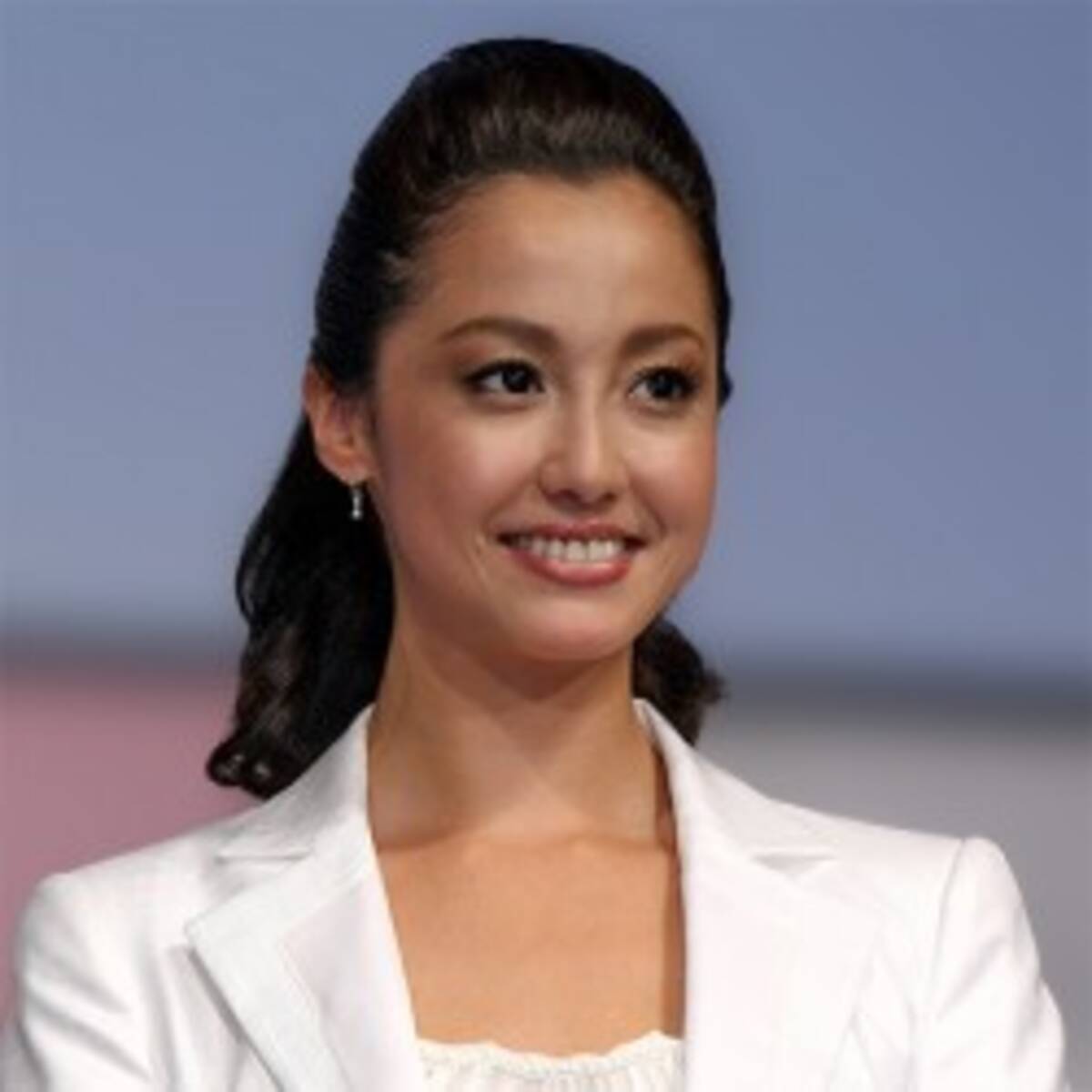 週刊誌報道はガセじゃなかった 沢尻エリカが 胸出しダンス 過去を自白 16年8月25日 エキサイトニュース