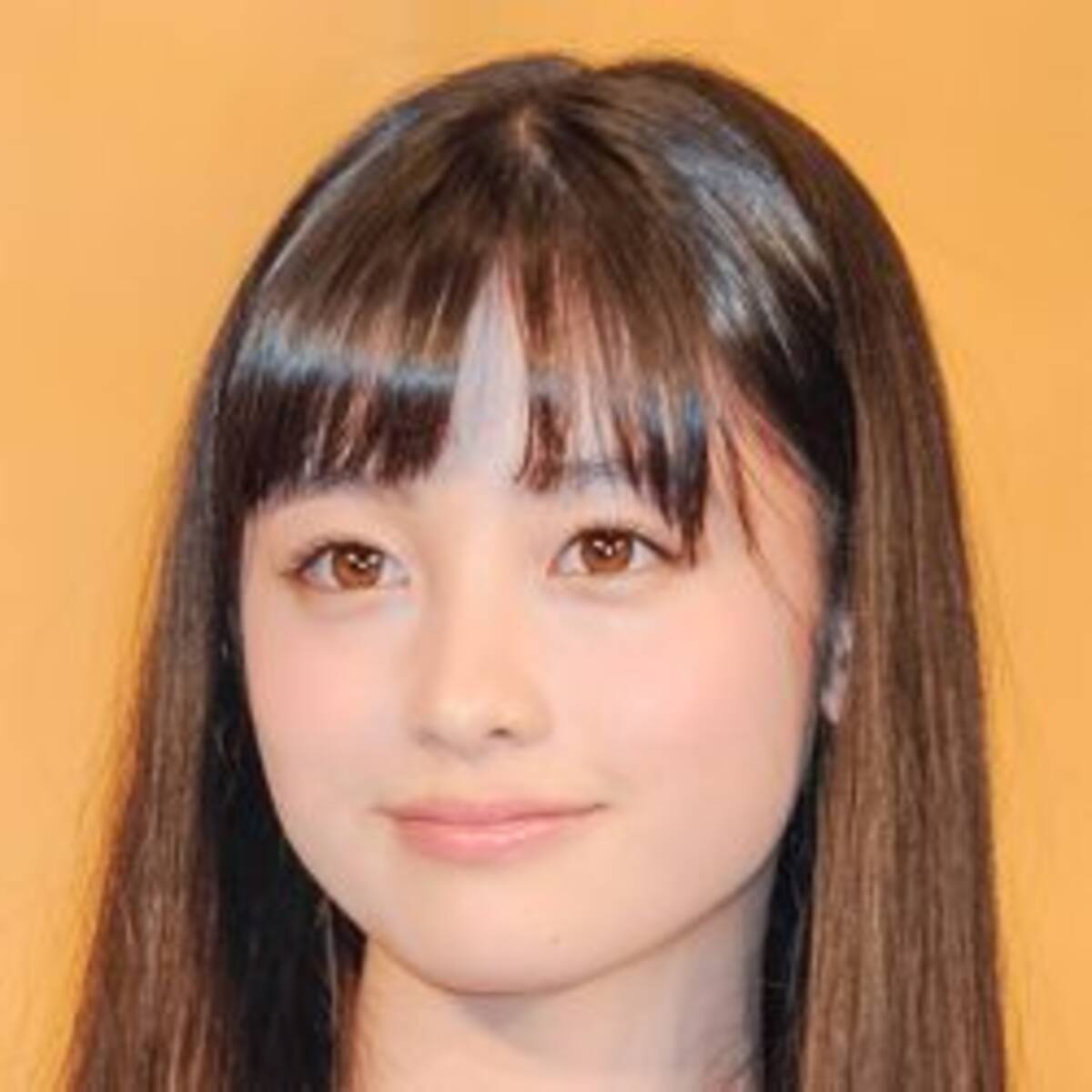 橋本環奈の女子高生制服姿 ヒザ上の絶対領域 に男たちが息を呑んだ 17年11月27日 エキサイトニュース