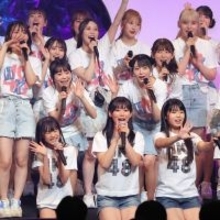 HKT48の第7期研究生16名がお披露目、初舞台での弾けるパフォーマンスに未来を感じさせた！