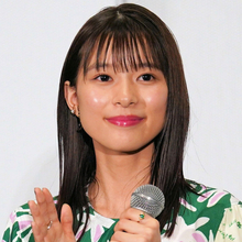 芳根京子、「真犯人フラグ」で主演の西島秀俊と一緒に陥っていた“地獄”！