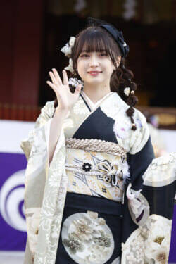 「AKB48 二十歳のつどい」新成人メンバーの振袖姿を女子目線でチェック！