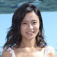 胸の大渓谷に騒然！小島瑠璃子が“バスト巨大化”で実らせる「キングダム愛」