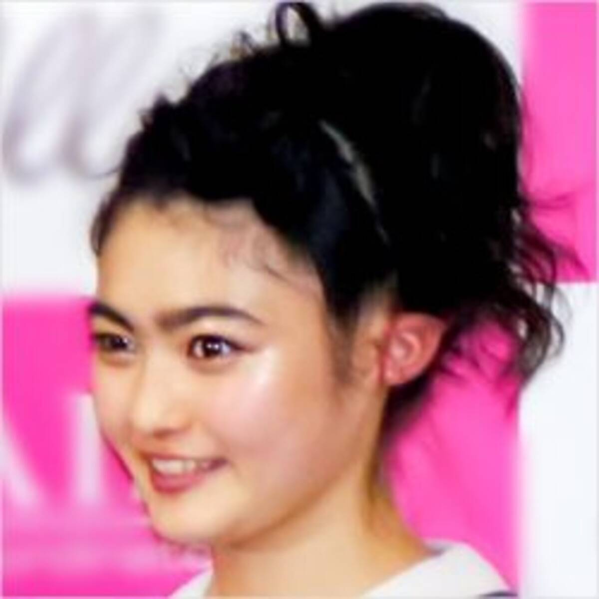 あの眉毛タレントが衝撃のイメチェンで美少女に 恋も仕事も進展アリ 21年1月1日 エキサイトニュース