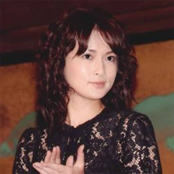 長男からクレームも 長谷川京子 三度見 されるほどの私服艶コーデ 21年10月30日 エキサイトニュース