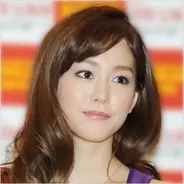 Yukiの見た目年齢は 代後半 奇跡の40代 が若見えする理由を Dr 高須幹弥が解説 17年4月24日 エキサイトニュース
