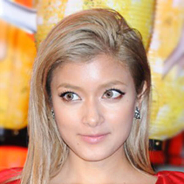 ローラ ダイエット成功 動画の驚異的プロポーションが話題騒然 17年11月22日 エキサイトニュース