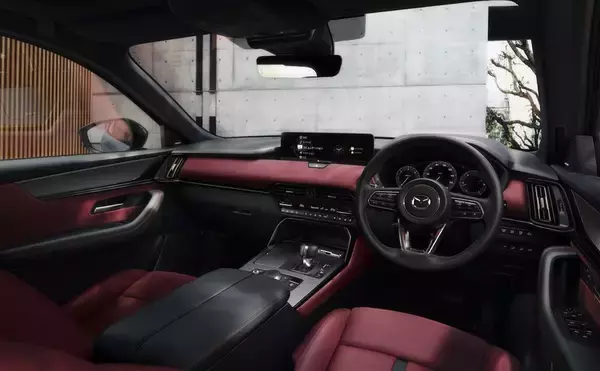「マツダCX-60とCX-80がさらに乗りやすく！ CarPlayタッチ対応や静粛性向上で選びやすさも刷新」の画像