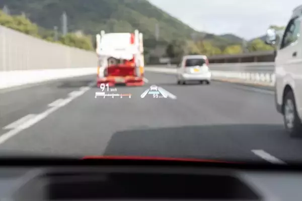 「トヨタ「ヤリスHV」で熊本〜東京1200km走破！ リッター33km超えの驚異的燃費と引き換えに失ったもの」の画像