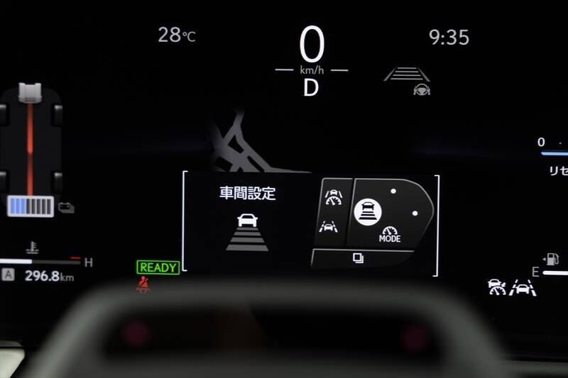 アイドルがレクサスLMの“アメイジング”後席体験！ 家超えの超豪華空間に大興奮