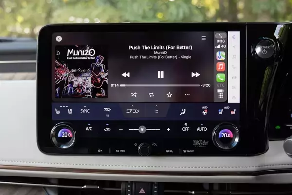 「アイドルがレクサスLMの“アメイジング”後席体験！ 家超えの超豪華空間に大興奮」の画像