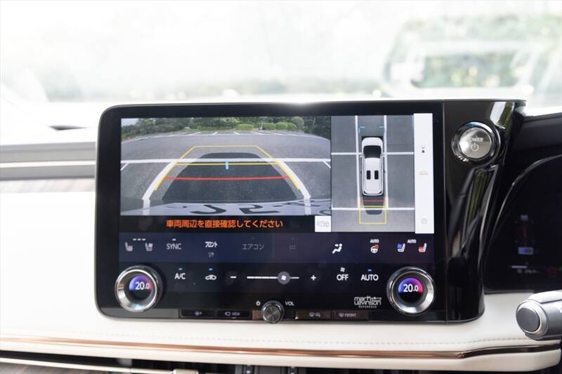 アイドルがレクサスLMの“アメイジング”後席体験！ 家超えの超豪華空間に大興奮