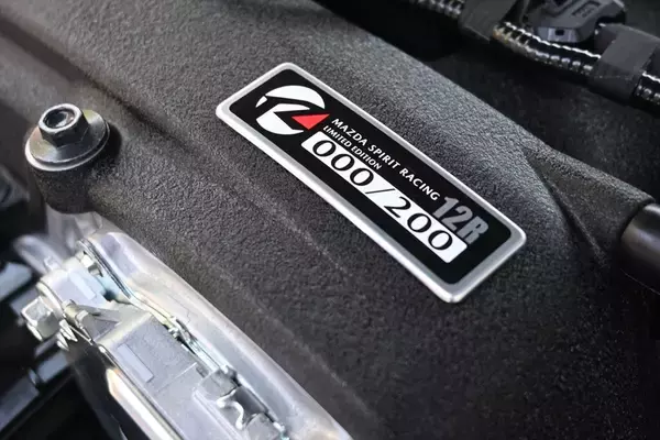 「メーカーチューンの理想形！ 2L化した特別ロードスター「12R」が魅せる至高の人馬一体」の画像