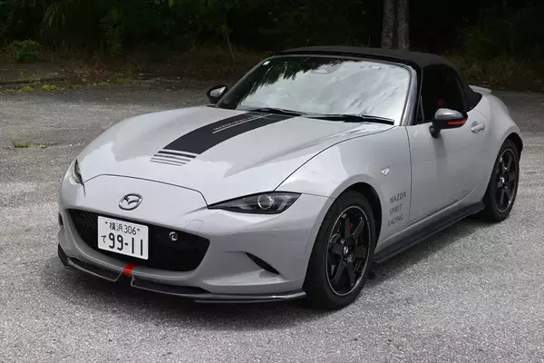 「メーカーチューンの理想形！ 2L化した特別ロードスター「12R」が魅せる至高の人馬一体」の画像