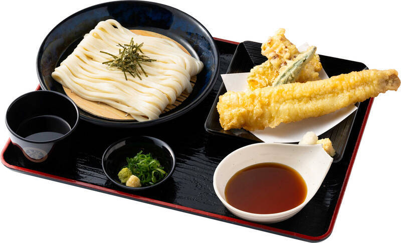 大きな穴子がドーン！「資さんうどん」の初夏名物、迫力メニューが今年も